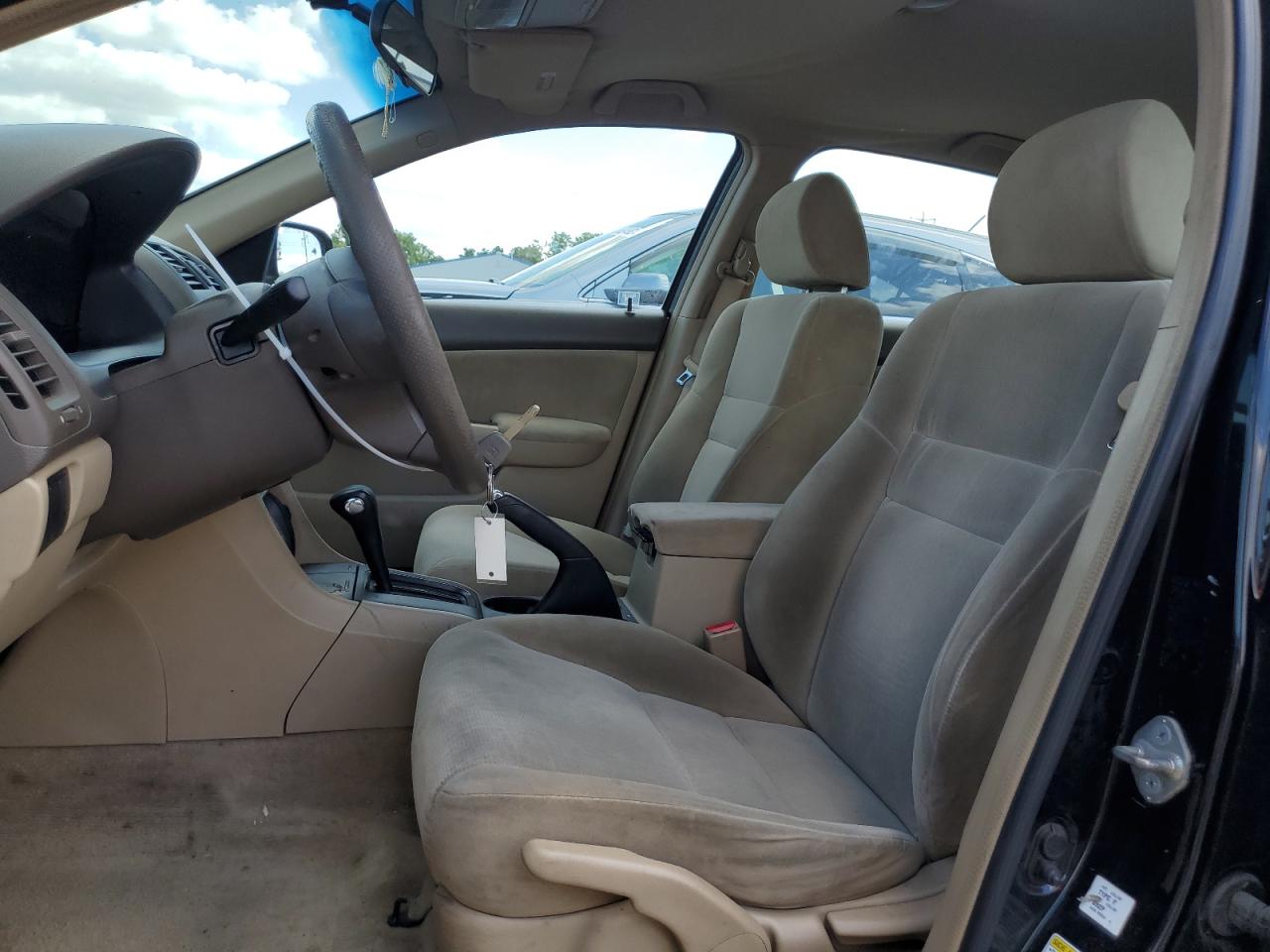 1HGCM56475A072938 2005 Honda Accord Lx