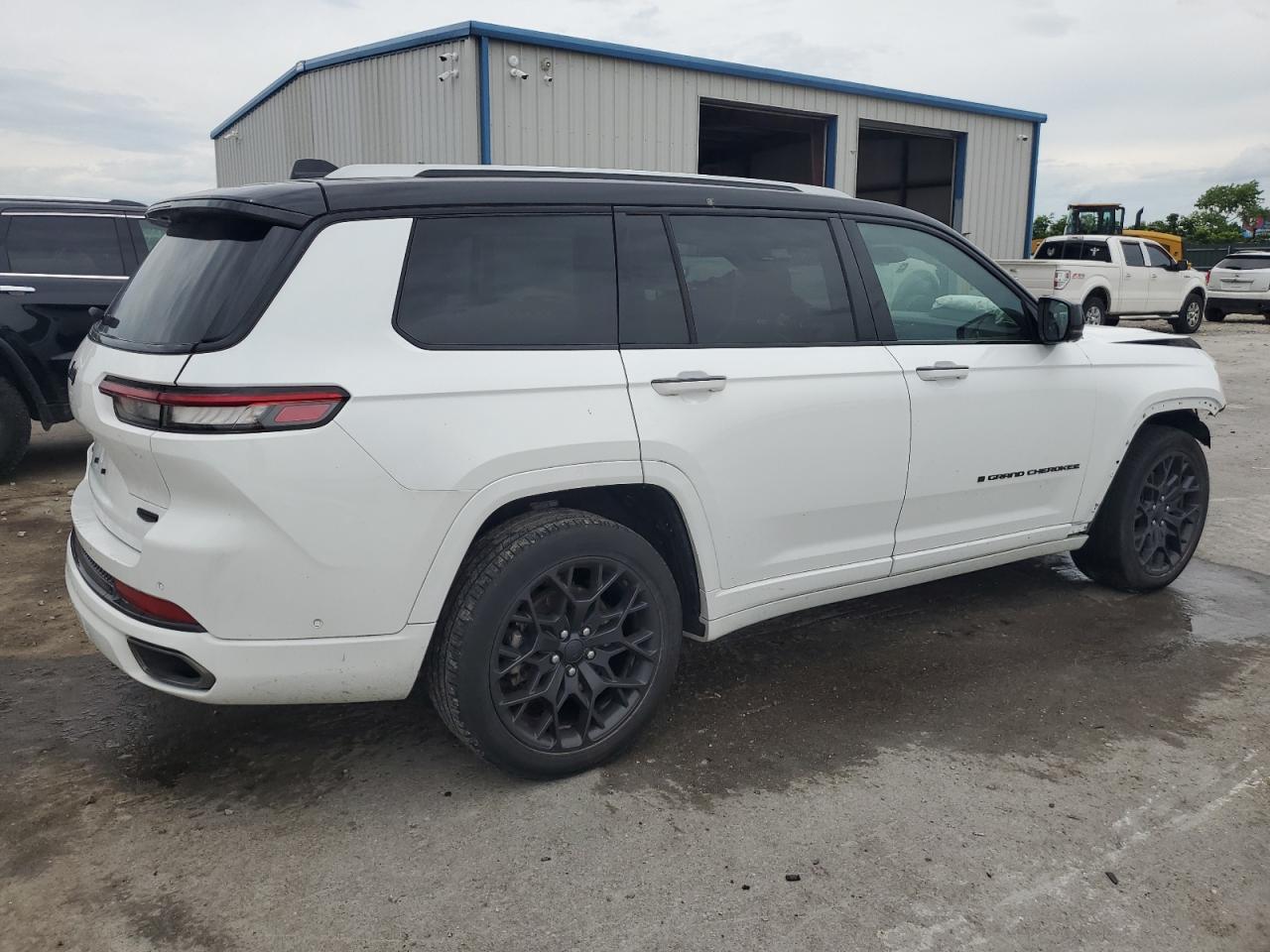 1C4RJKET2P8764429 2023 Jeep Grand Cherokee L Summit 1C4RJKET2P8764429 2023 Jeep Grand Cherokee L Summit