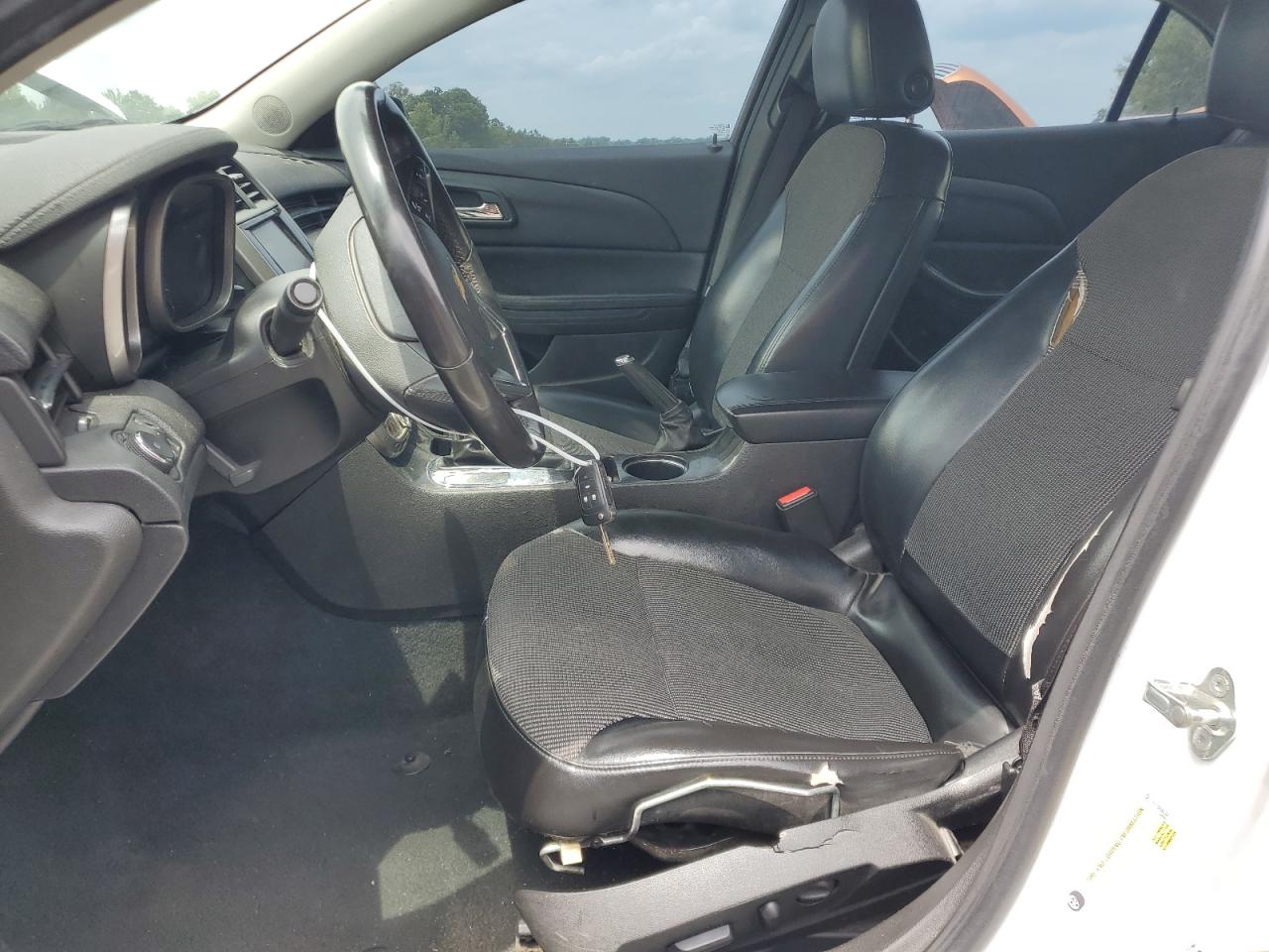 1G11D5SL5FF325447 2015 Chevrolet Malibu 2Lt