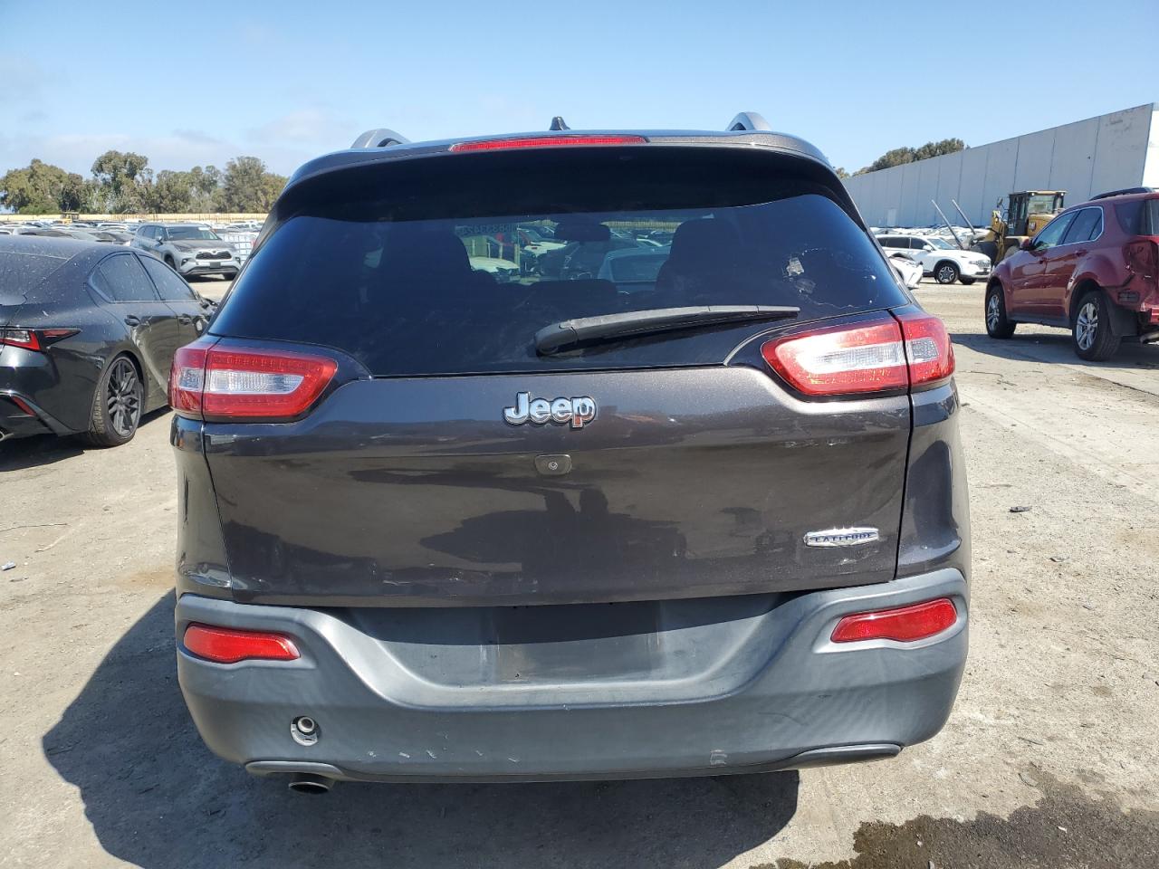 1C4PJLCB9GW272418 2016 Jeep Cherokee Latitude