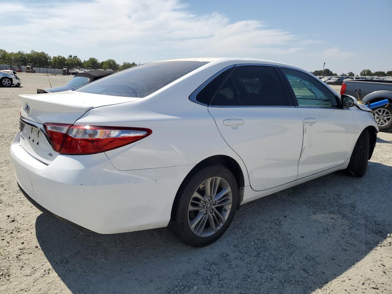 2016 Toyota Camry Le vin: 4T1BF1FKXGU579891