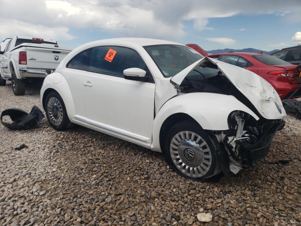 2013 Volkswagen Beetle vin: 3VWJX7AT7DM692131