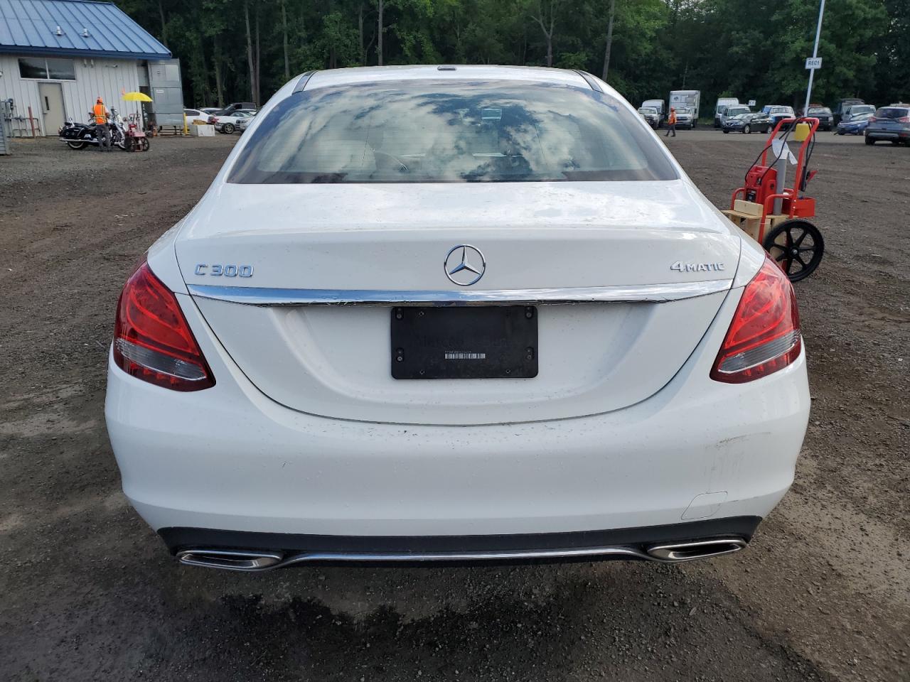 55SWF4KB8JU274675 2018 Mercedes-Benz C 300 4Matic