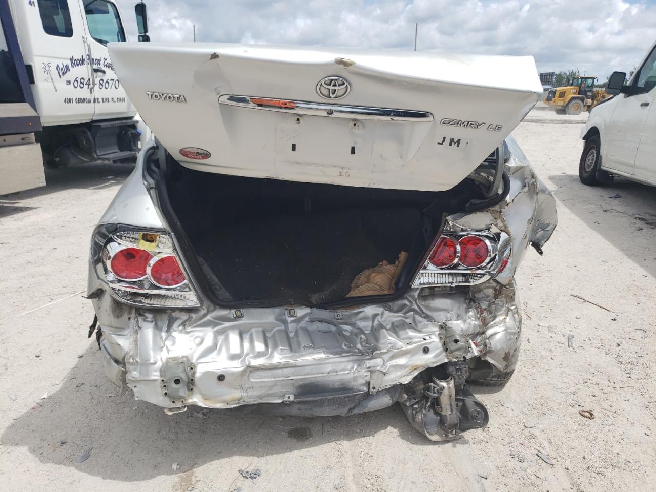 4T1BE32K35U514222 2005 Toyota Camry Le