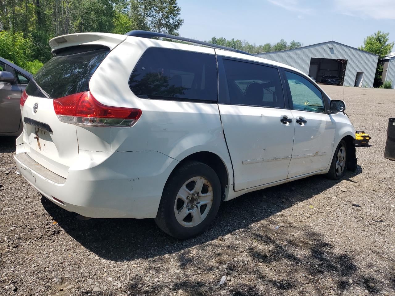 5TDZK3DC1BS169399 2011 Toyota Sienna