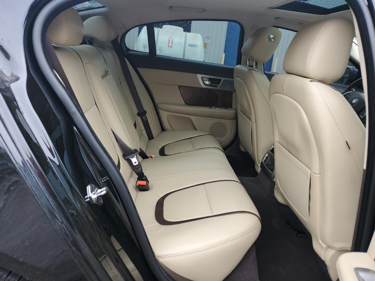 SAJWJ0FFXF8U67084 2015 Jaguar Xf 3.0 Sport Awd