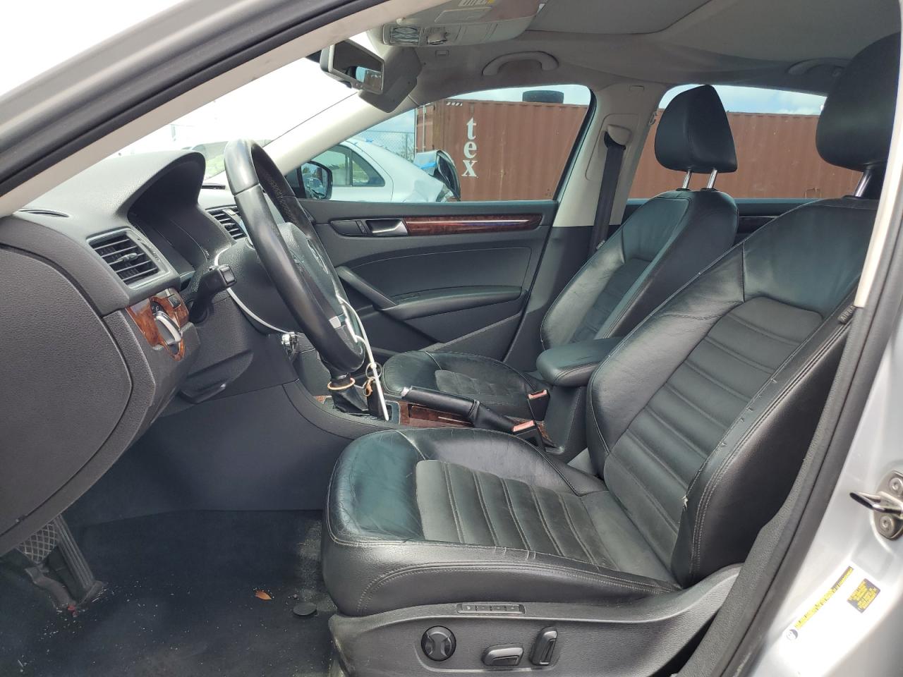 1VWCP7A30CC008576 2012 Volkswagen Passat Sel