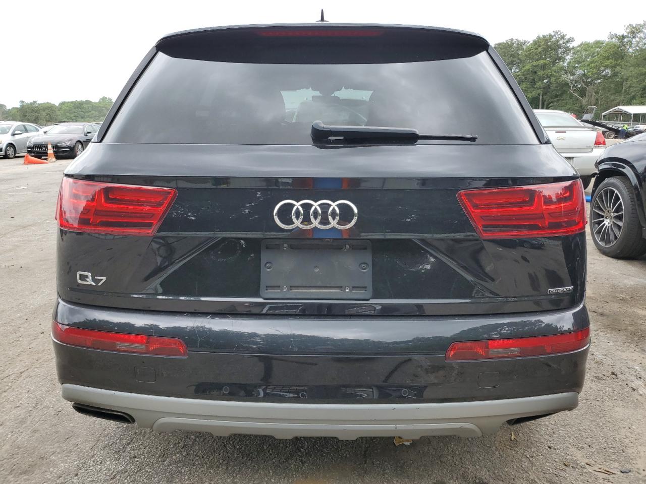 WA1LHAF7XKD030502 2019 Audi Q7 Premium Plus