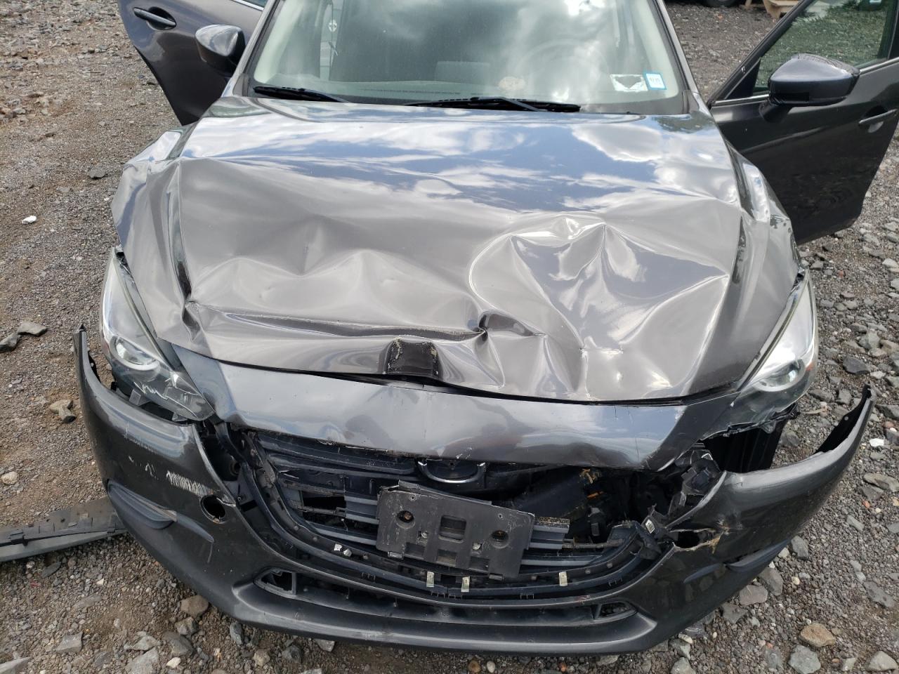 3MZBN1U75JM179087 2018 Mazda 3 Sport