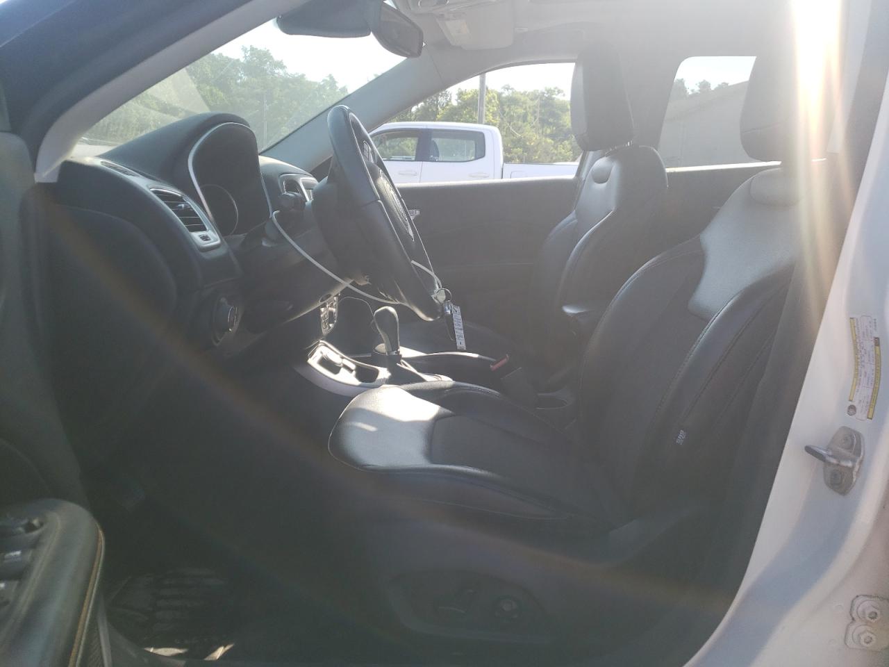 3C4NJDBBXJT192010 2018 Jeep Compass Latitude