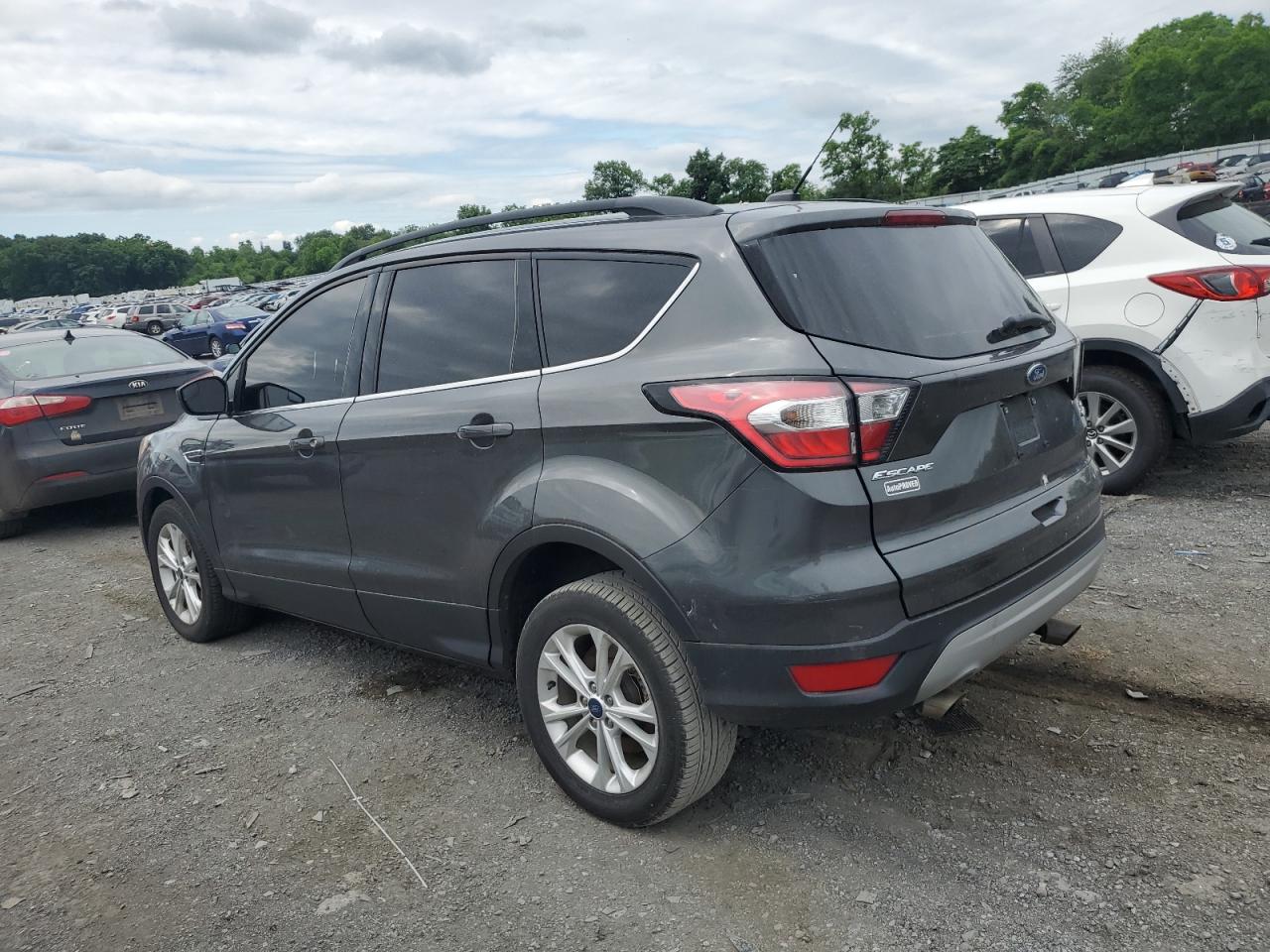 1FMCU9GD8JUB28717 2018 Ford Escape Se