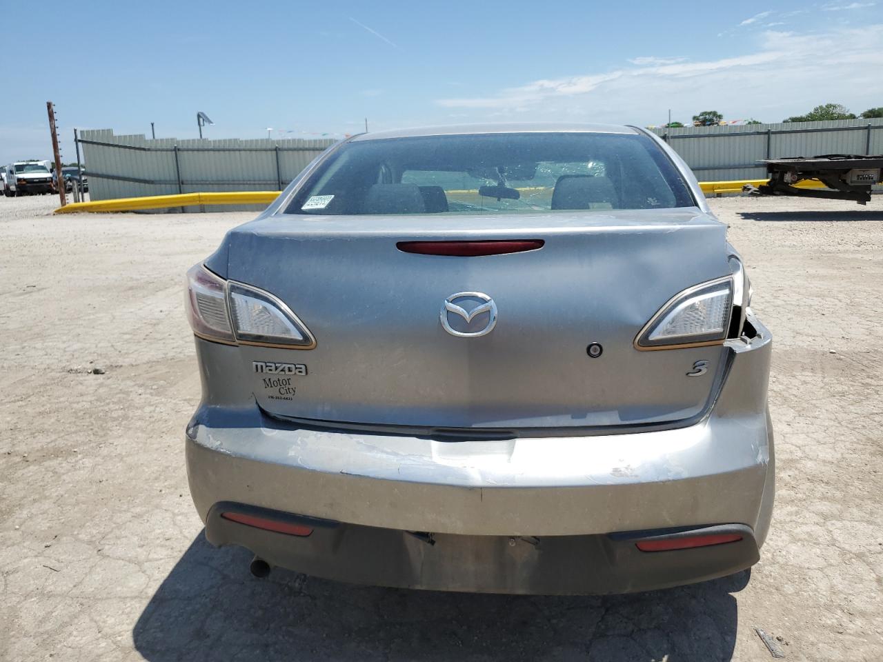 JM1BL1UF0B1407821 2011 Mazda 3 I