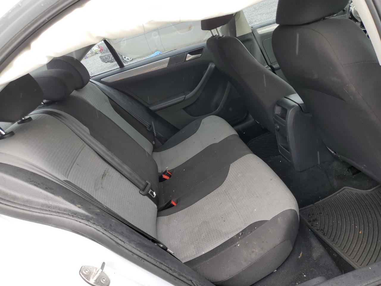 3VW2B7AJ1HM335552 2017 Volkswagen Jetta S