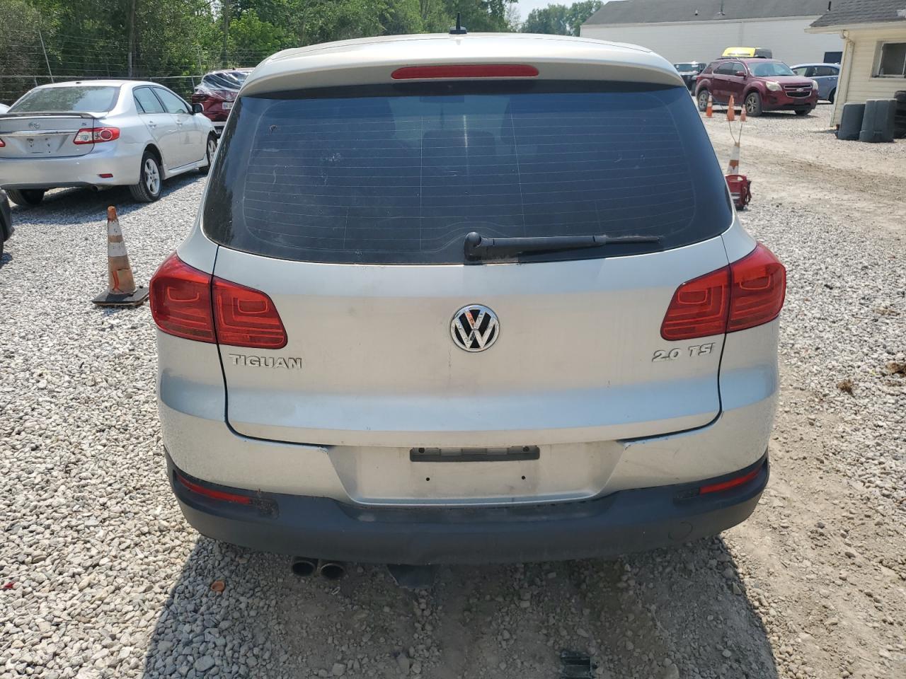 2013 Volkswagen Tiguan S vin: WVGAV7AX7DW538090