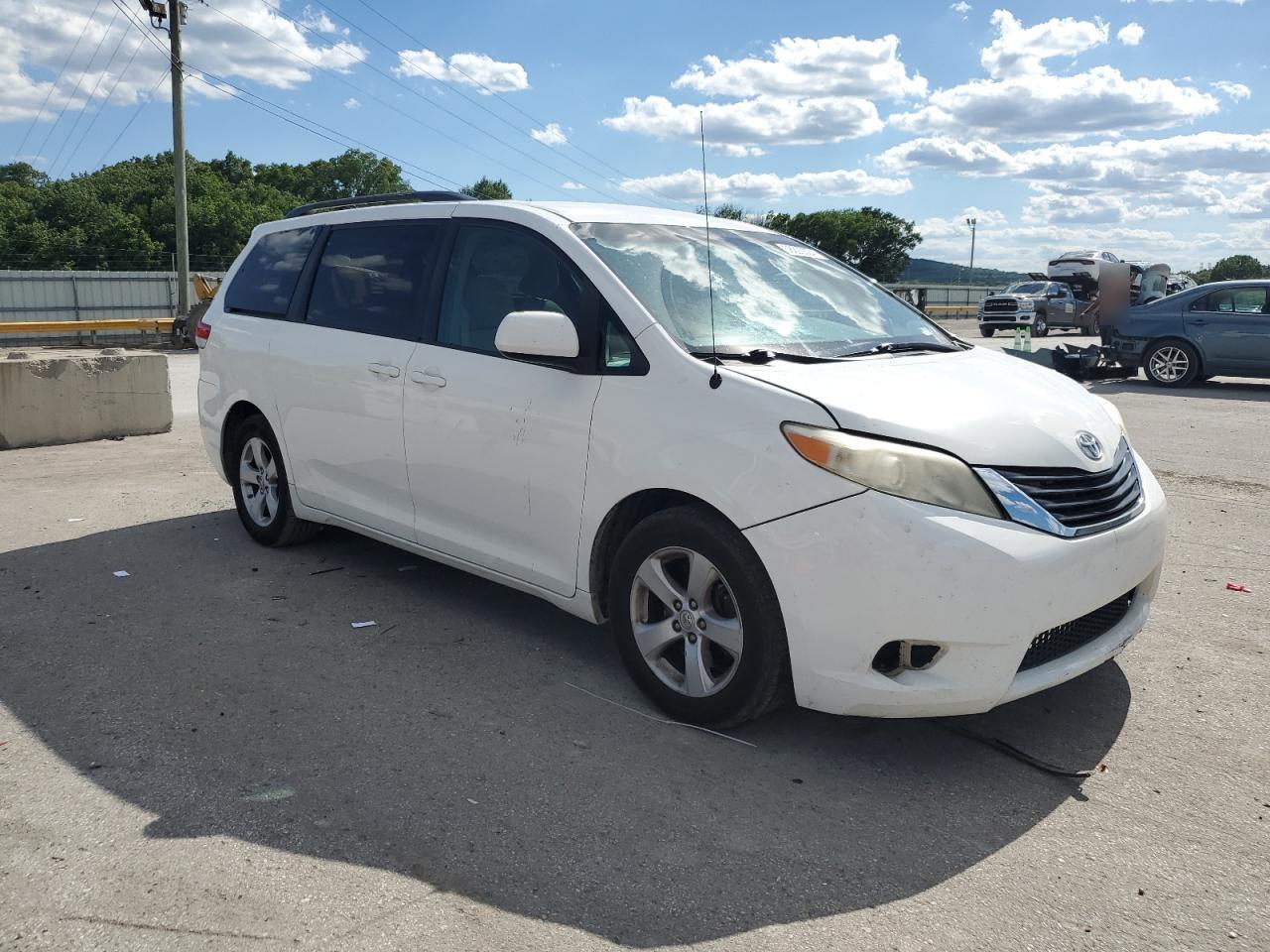 5TDKK3DC2ES424616 2014 Toyota Sienna Le