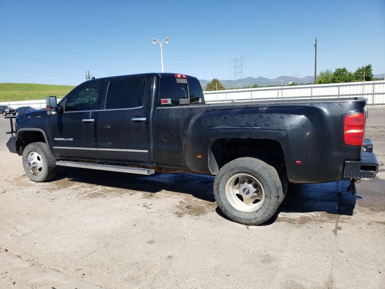 2015 GMC Sierra K3500 Denali vin: 1GT424E80FF506967