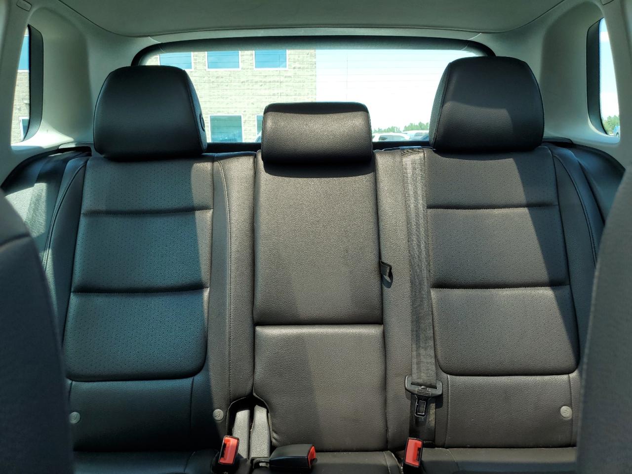 WVGSV7AX6HK027861 2017 Volkswagen Tiguan Wolfsburg