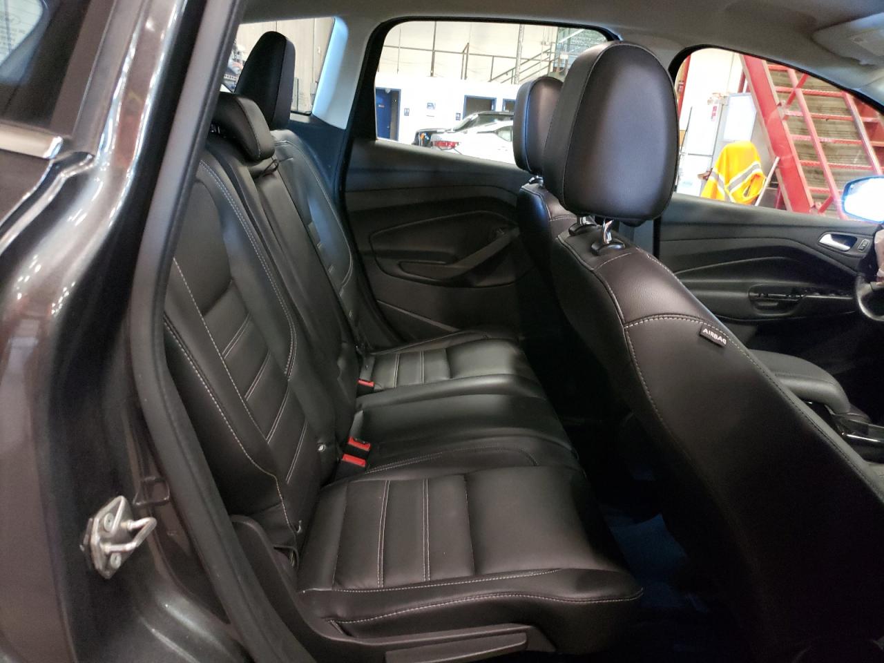 1FADP5FU2HL104395 2017 Ford C-Max Titanium