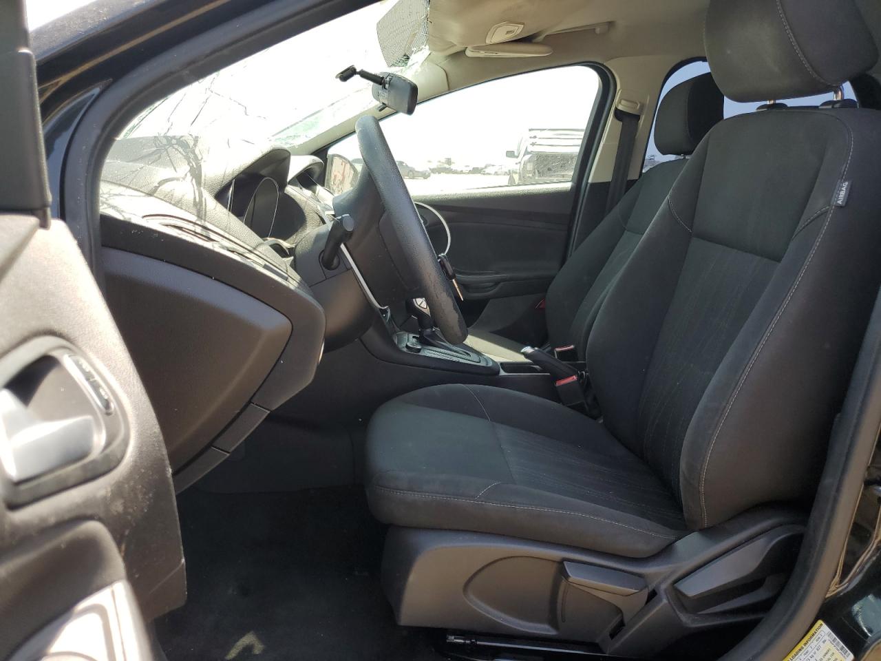 1FADP3F2XFL294253 2015 Ford Focus Se