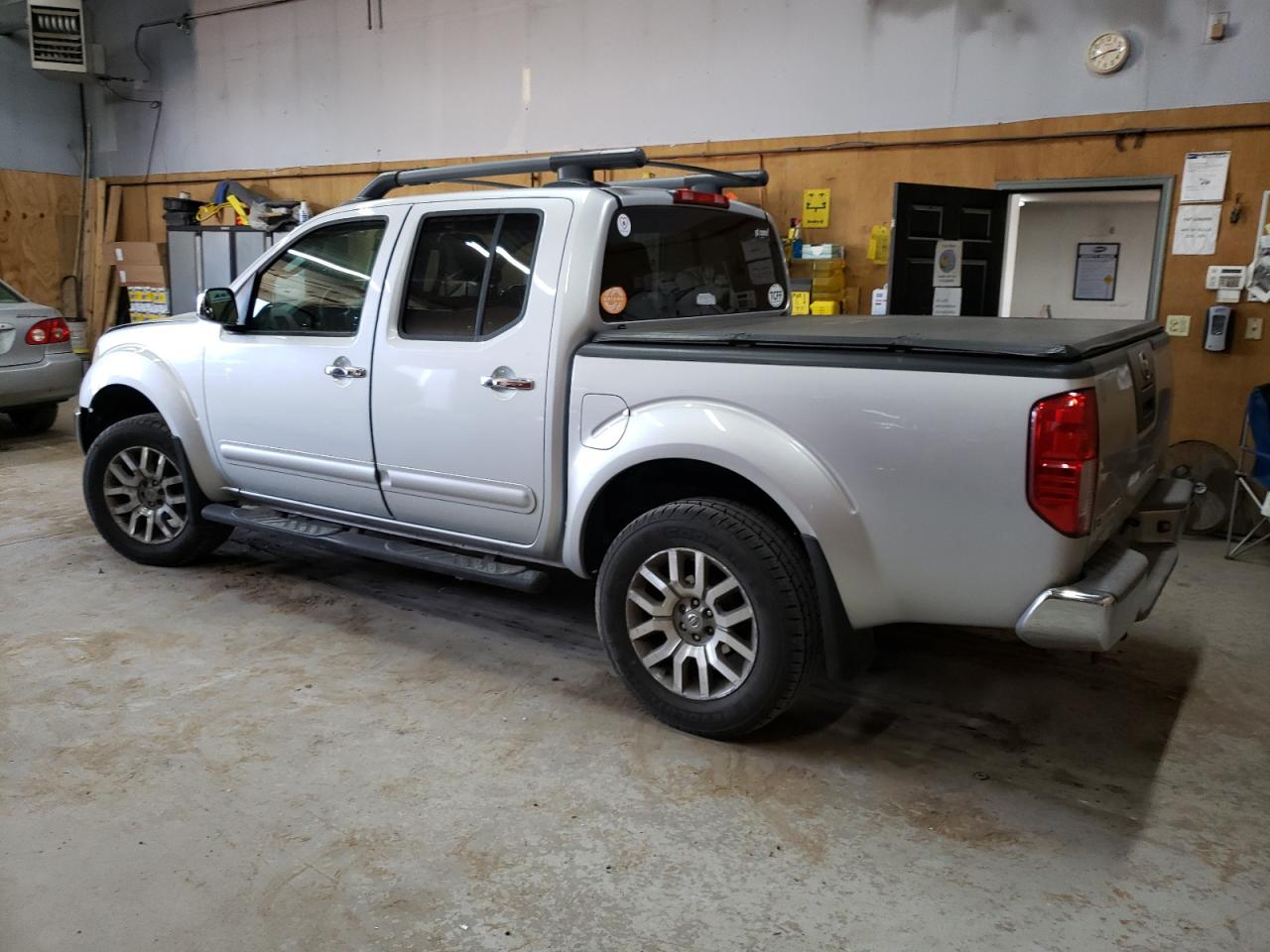 1N6AD0EV2AC435628 2010 Nissan Frontier Crew Cab Se