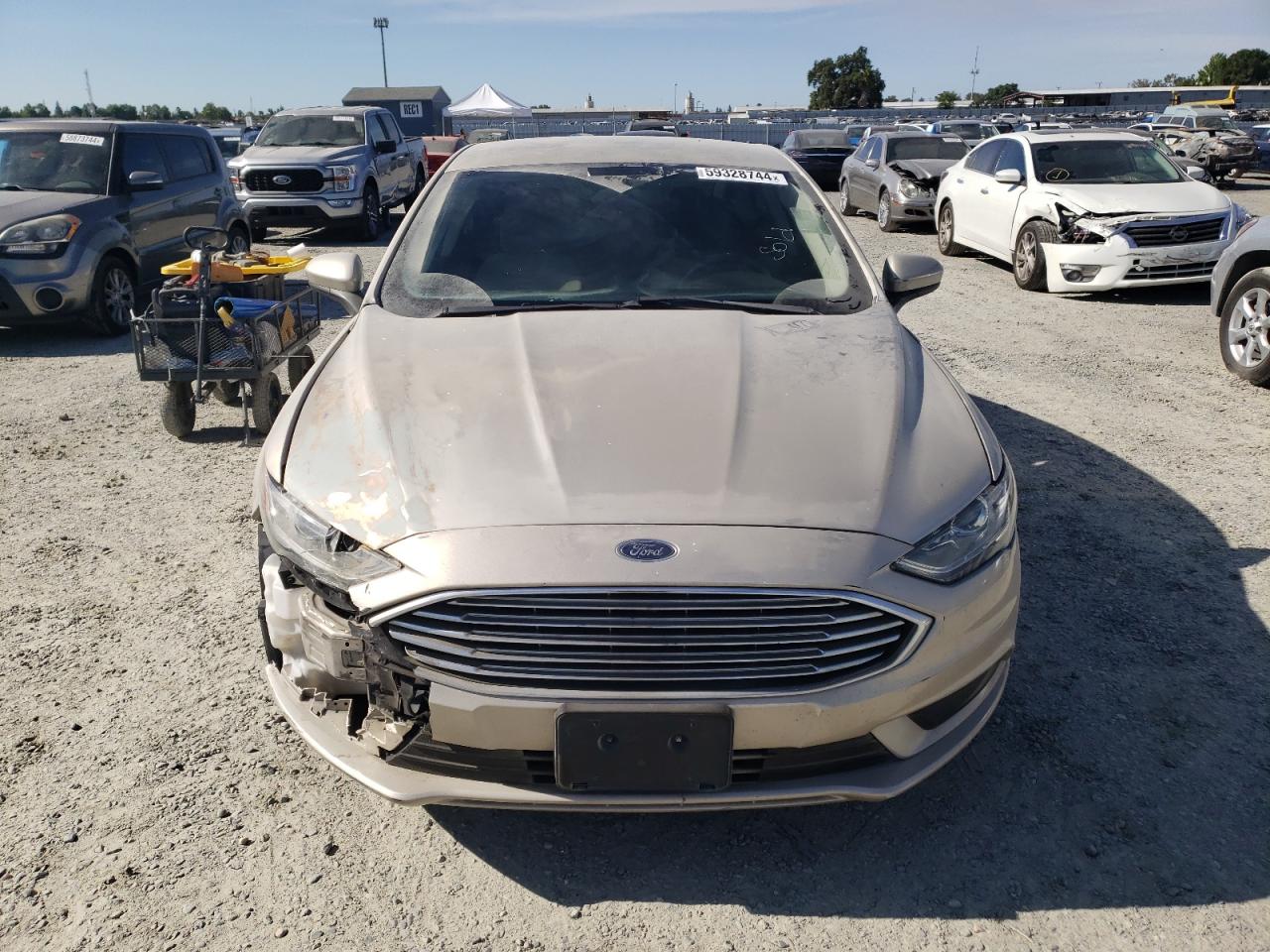 2017 Ford Fusion S vin: 3FA6P0G75HR251641