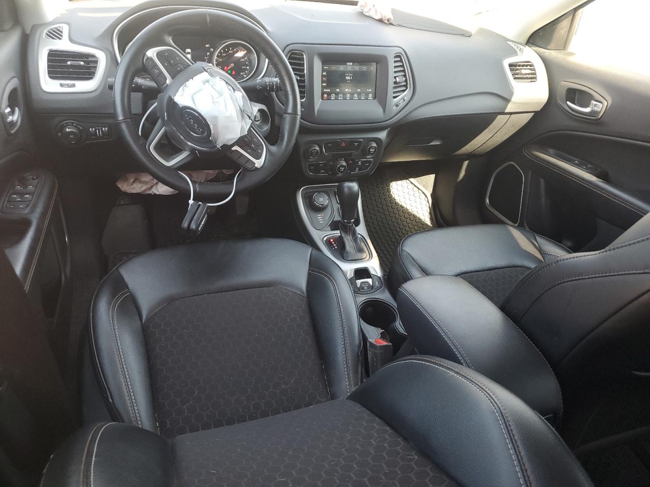 3C4NJDBB2MT563262 2021 Jeep Compass Latitude