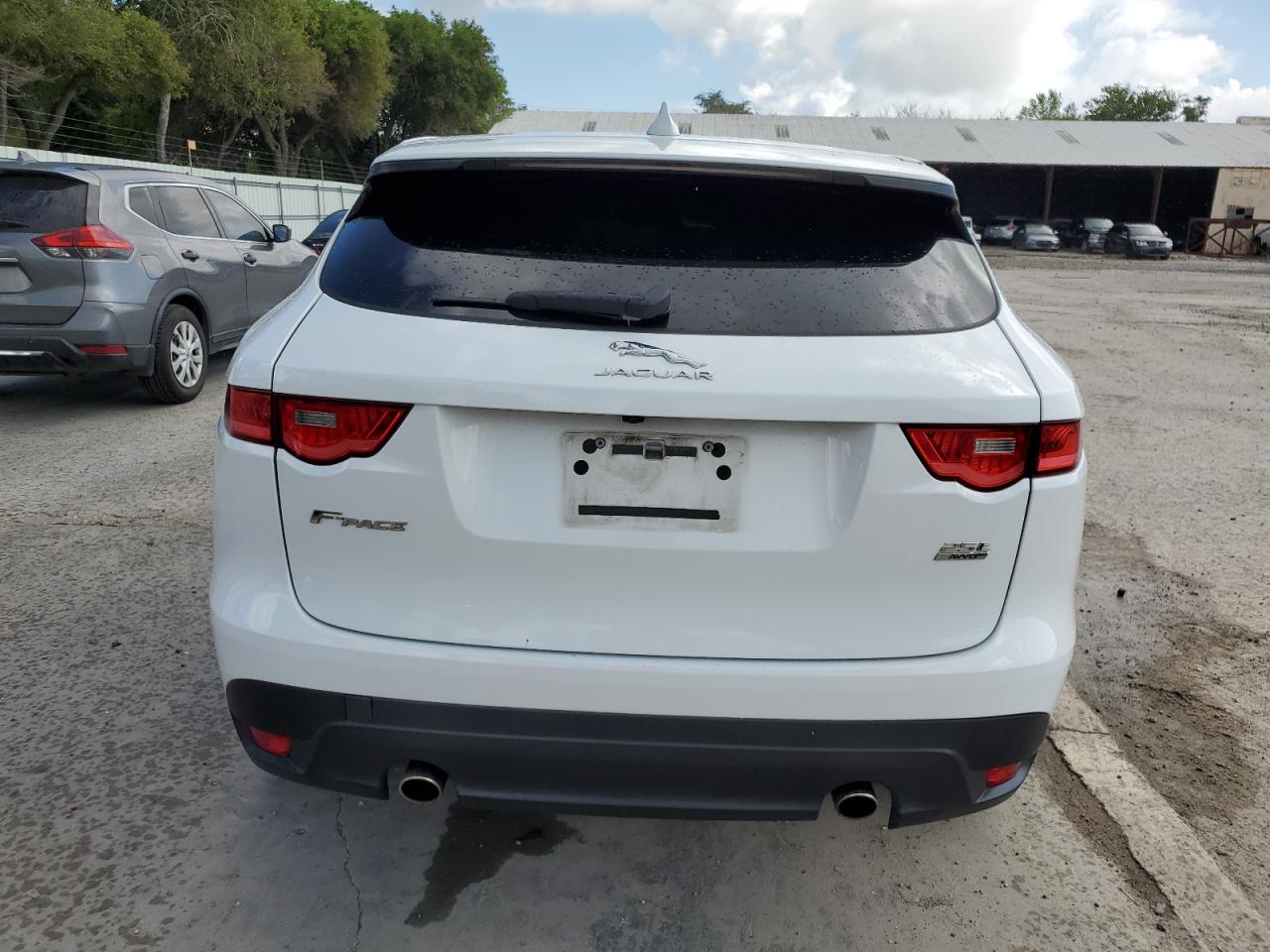 SADCJ2FX8JA290496 2018 Jaguar F-Pace Premium
