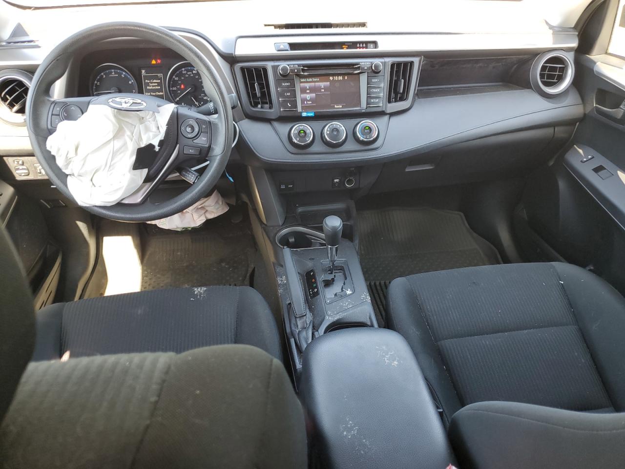 2T3ZFREV5HW344364 2017 Toyota Rav4 Le