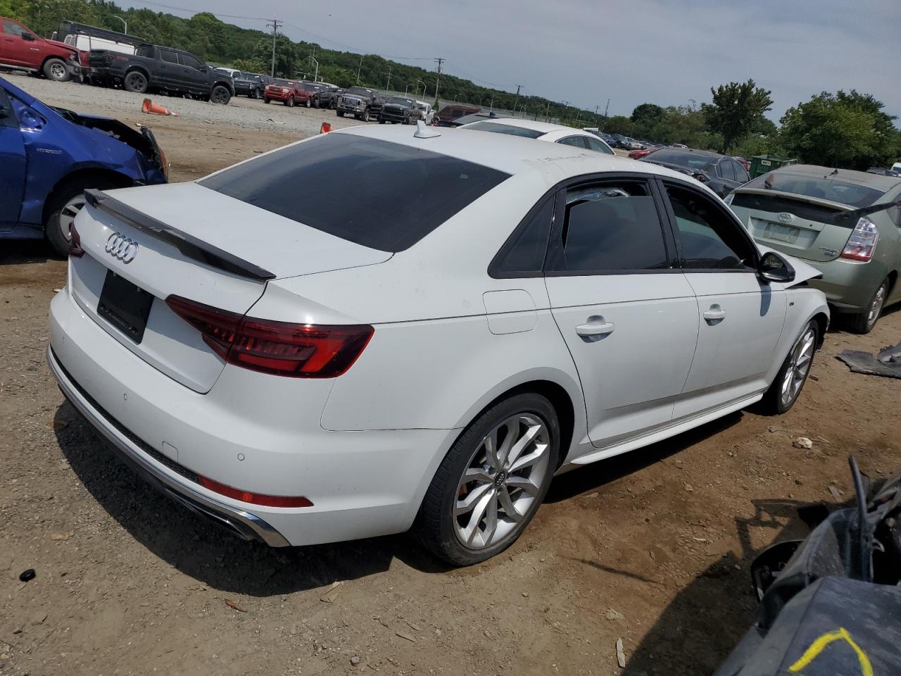 2019 Audi A4 Premium Plus vin: WAUENAF41KN002608