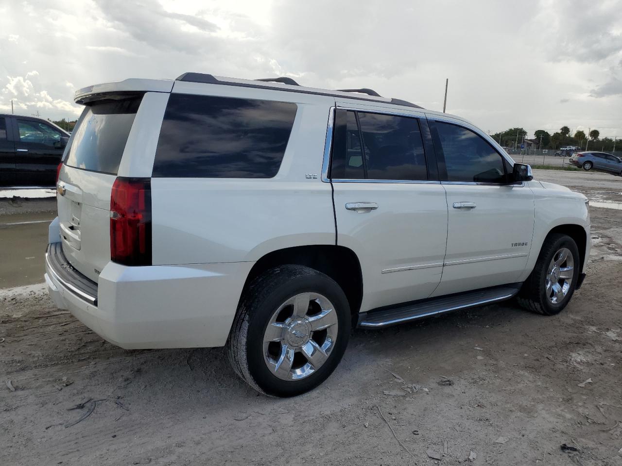 2015 Chevrolet Tahoe K1500 Ltz vin: 1GNSKCKC9FR591663