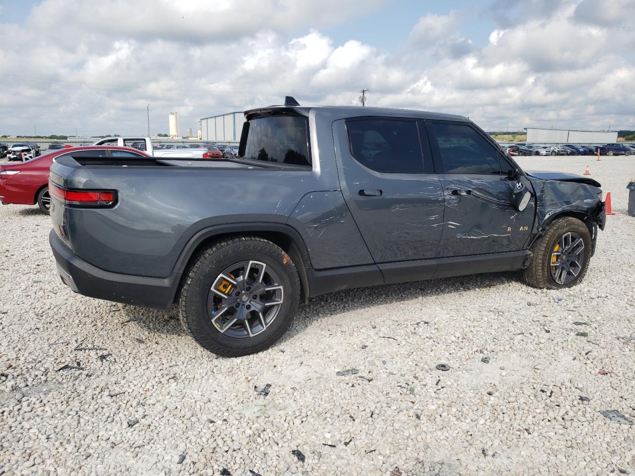 RIVIAN R1T ADVENTURE