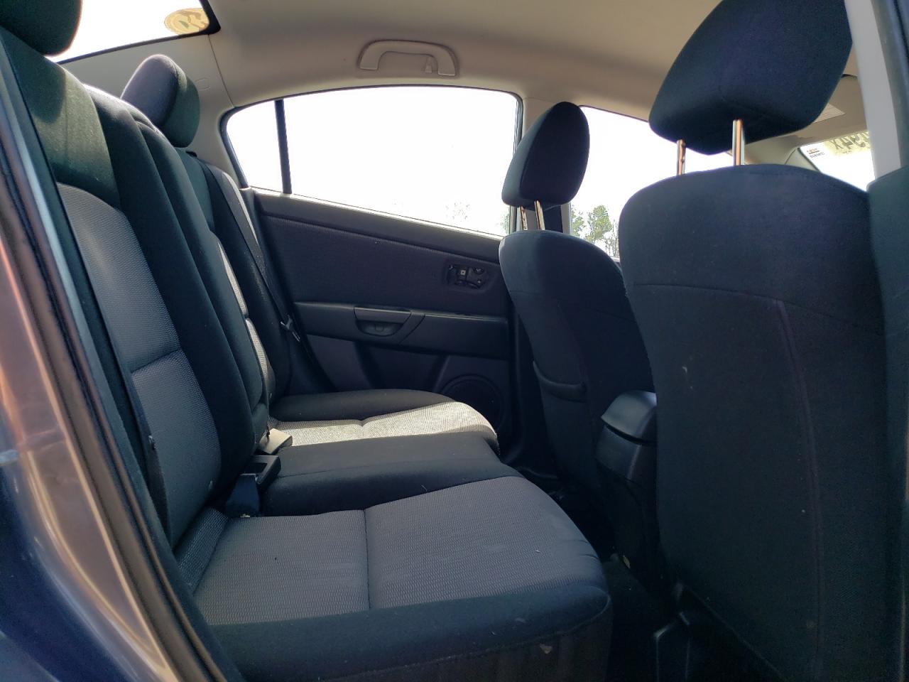 JM1BK32F271768802 2007 Mazda 3 I