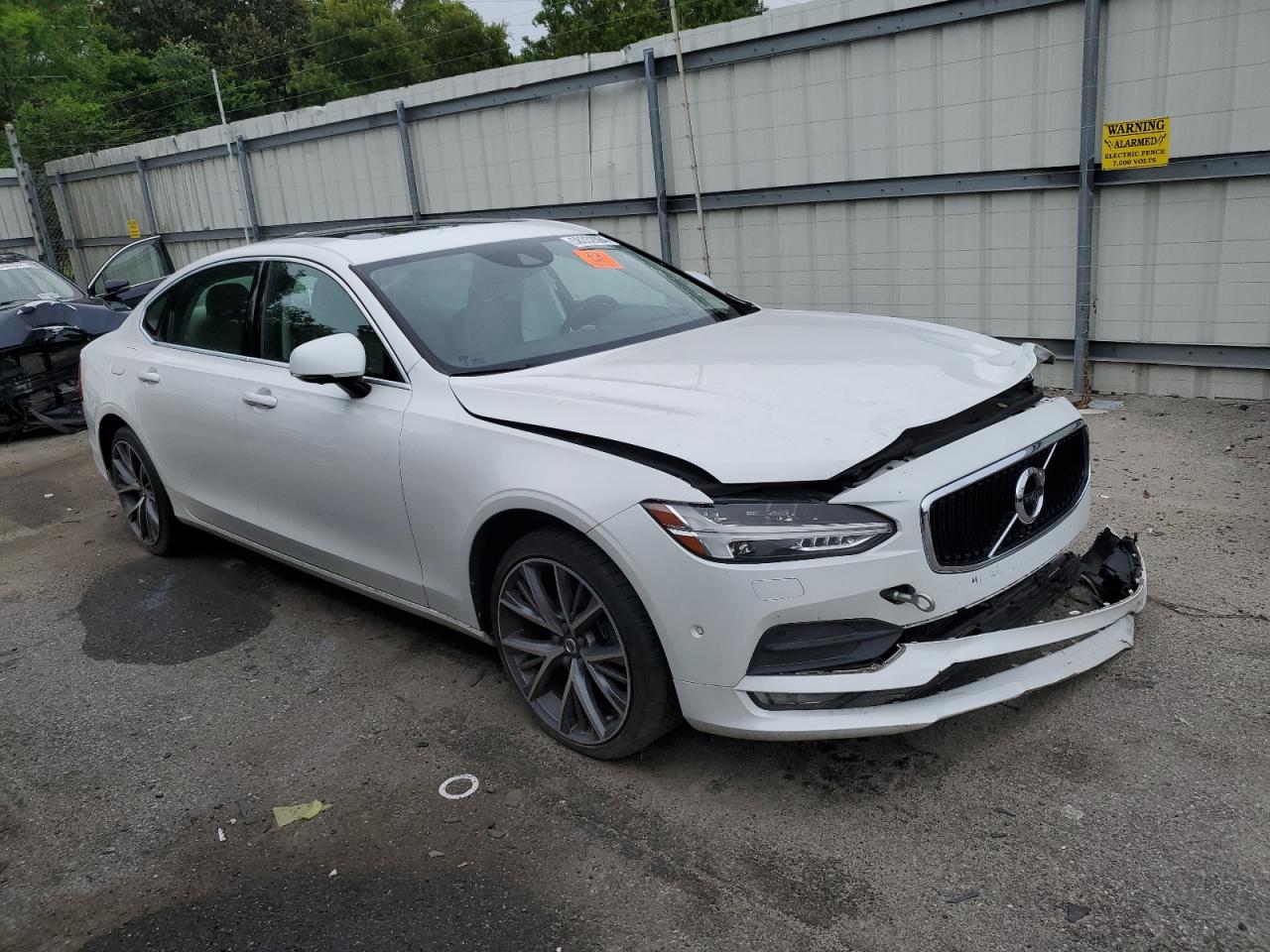 2018 Volvo S90 T5 Momentum vin: LVY102MK8JP056023