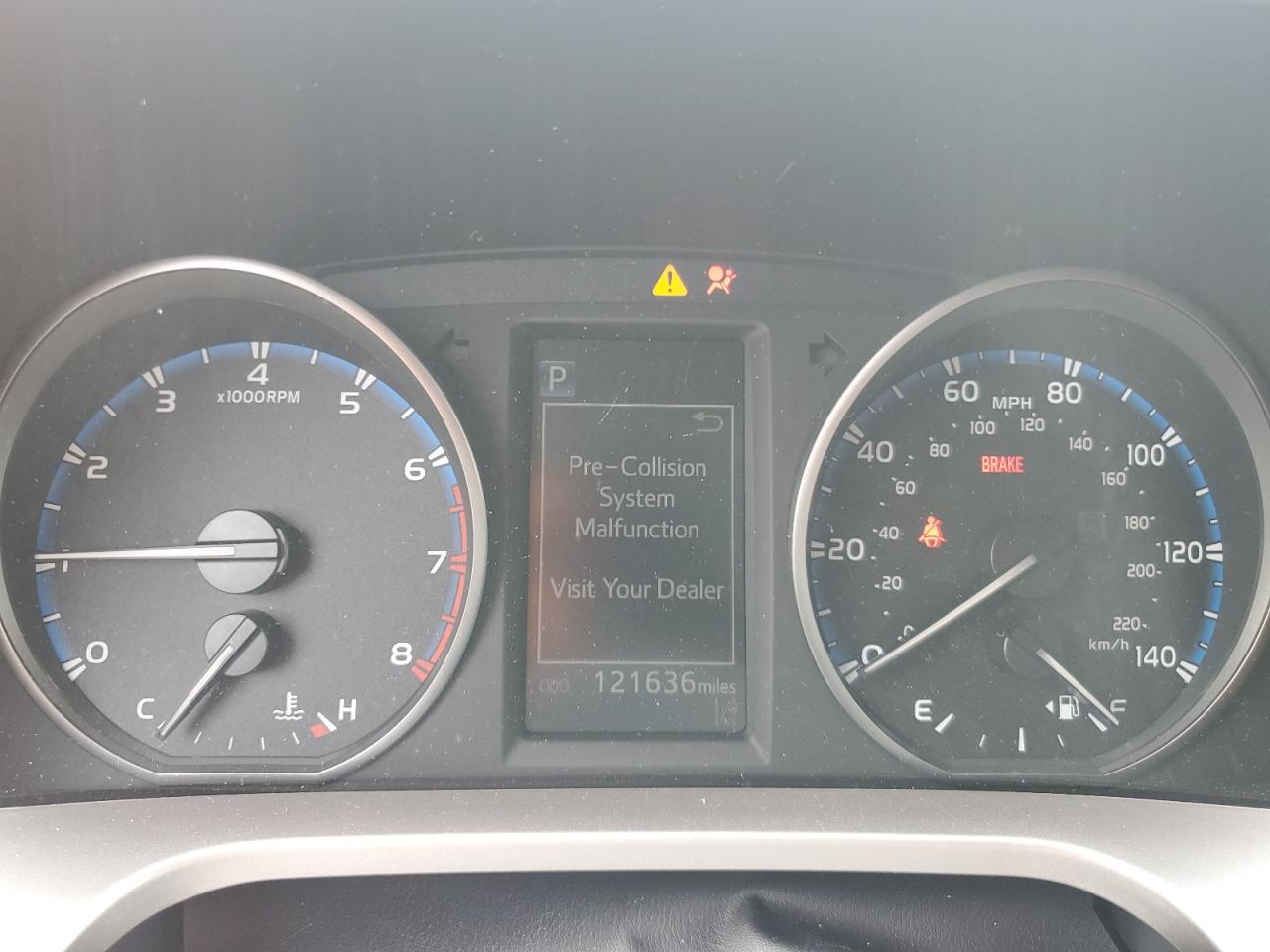 JTMBFREV5HJ120334 2017 Toyota Rav4 Le