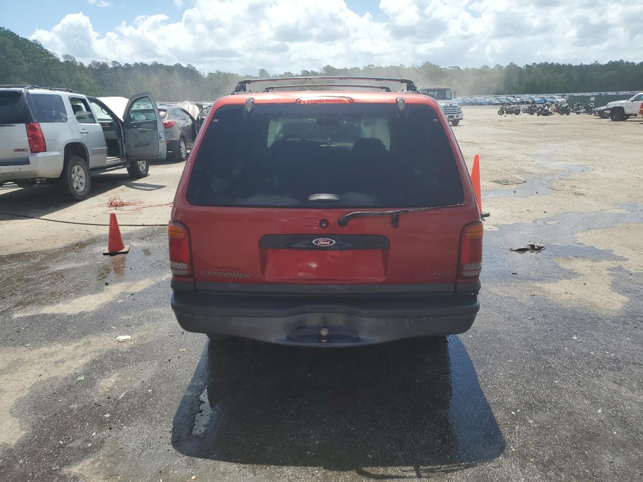 1FMZU62X7YUB73491 2000 Ford Explorer Xls