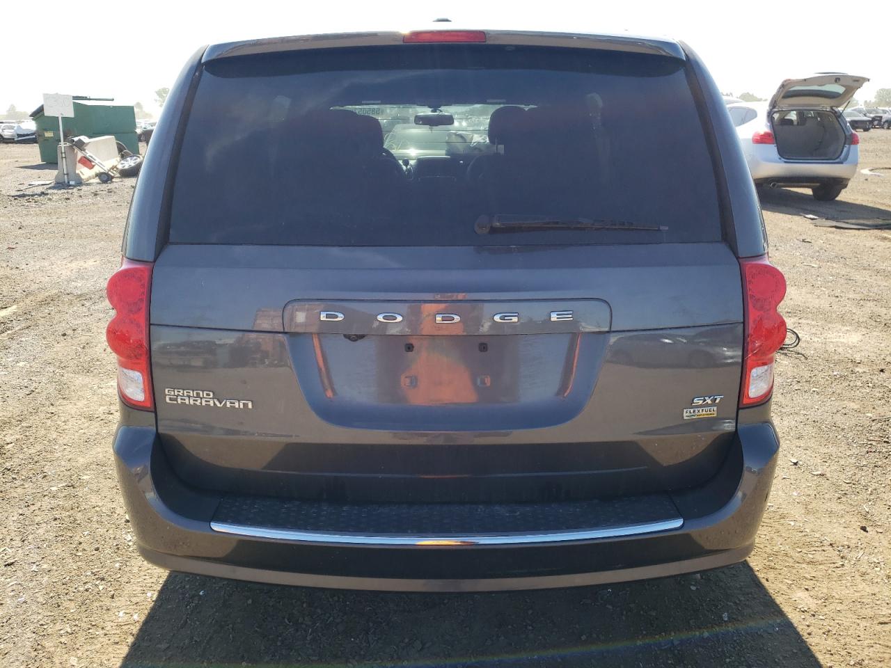 2C4RDGCG2JR250022 2018 Dodge Grand Caravan Sxt