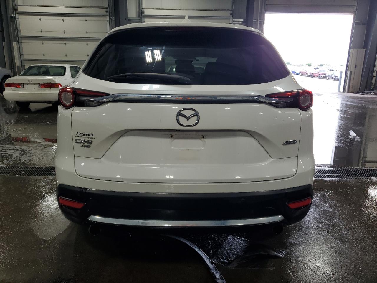 JM3TCBEY5J0237039 2018 Mazda Cx-9 Signature
