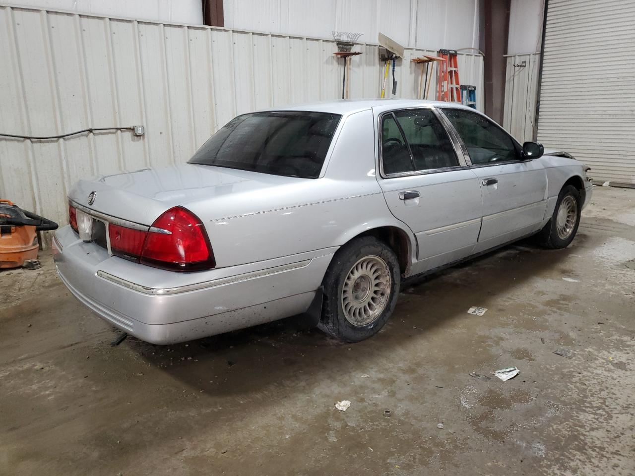 2MEFM75W7YX658320 2000 Mercury Grand Marquis Ls