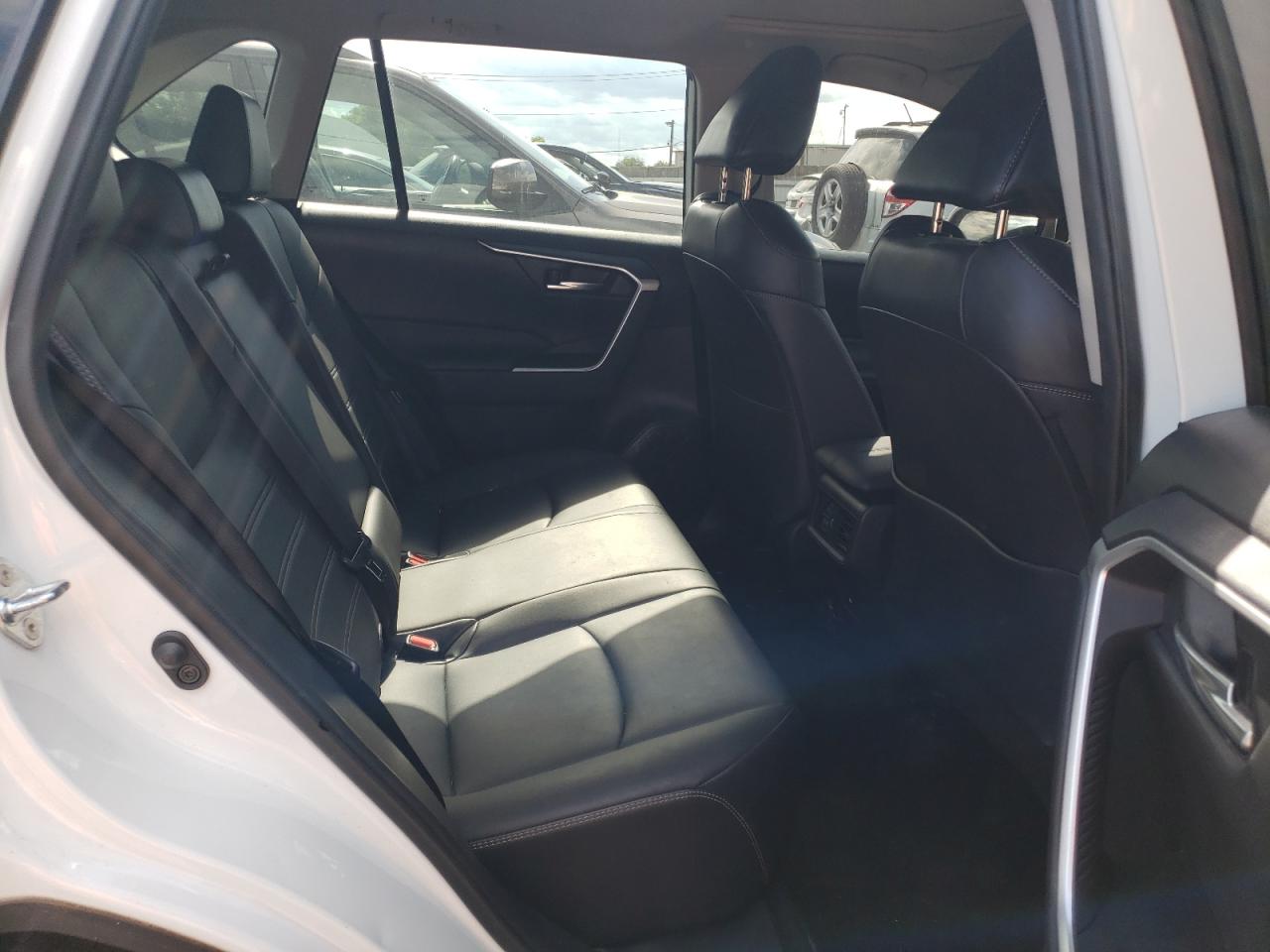 2T3A1RFV7MW216082 2021 Toyota Rav4 Xle Premium