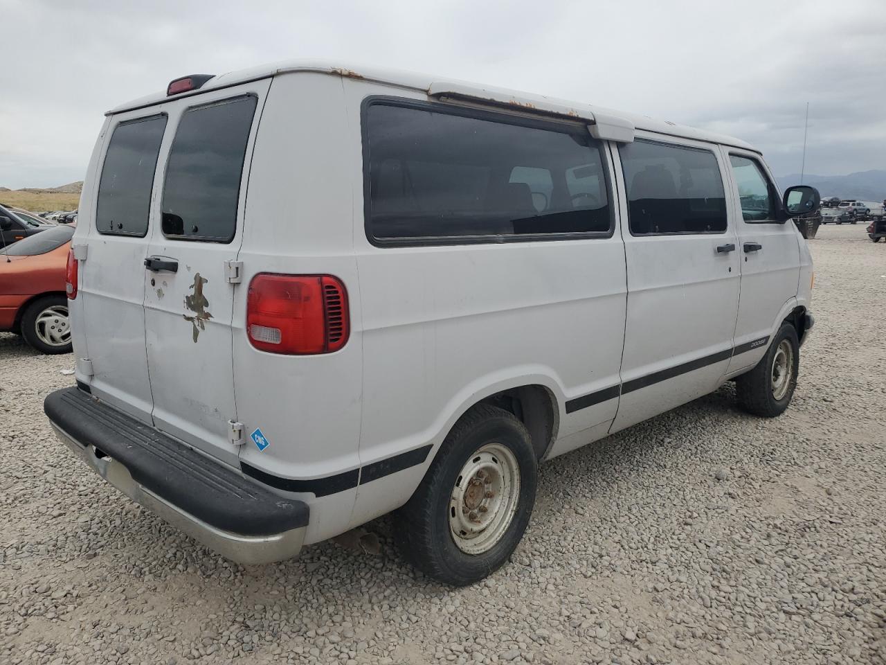 2B4JB25T7XK562044 1999 Dodge Ram Wagon B2500