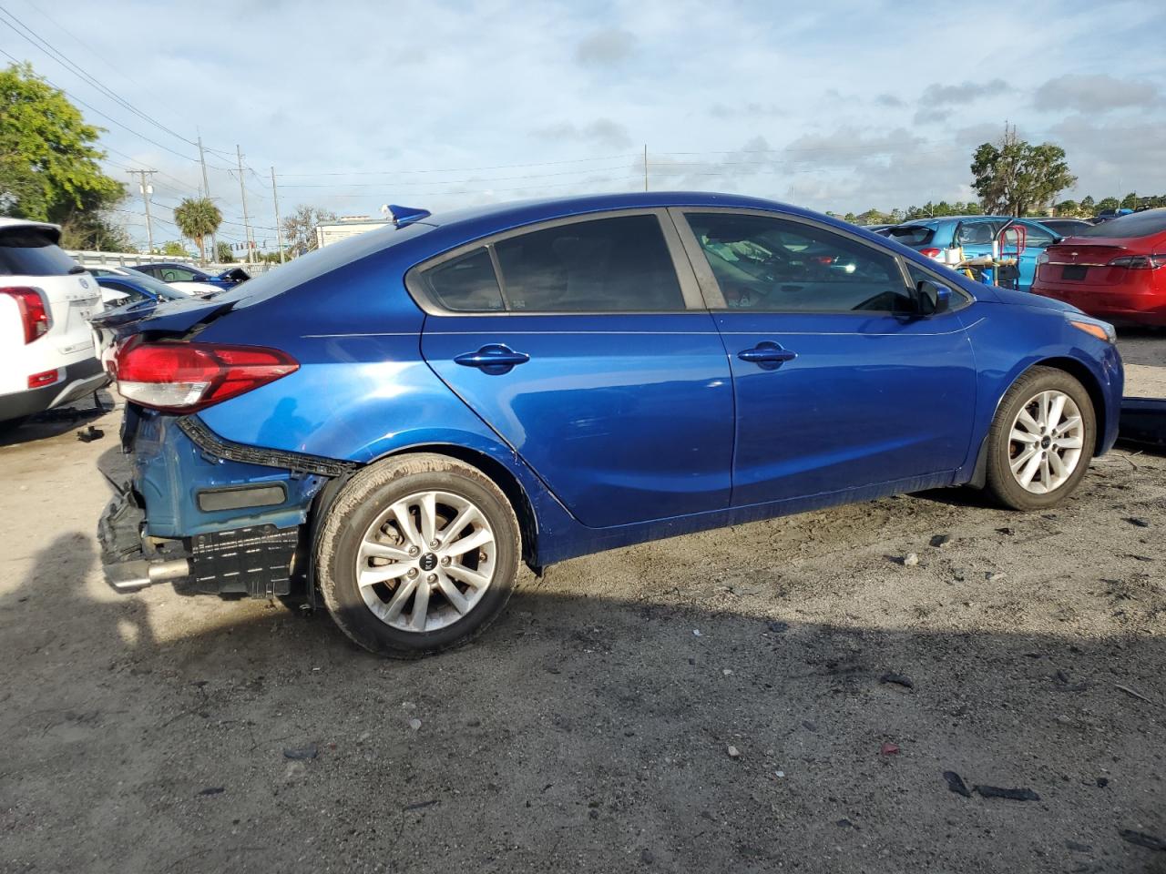 3KPFL4A74HE142942 2017 Kia Forte Lx