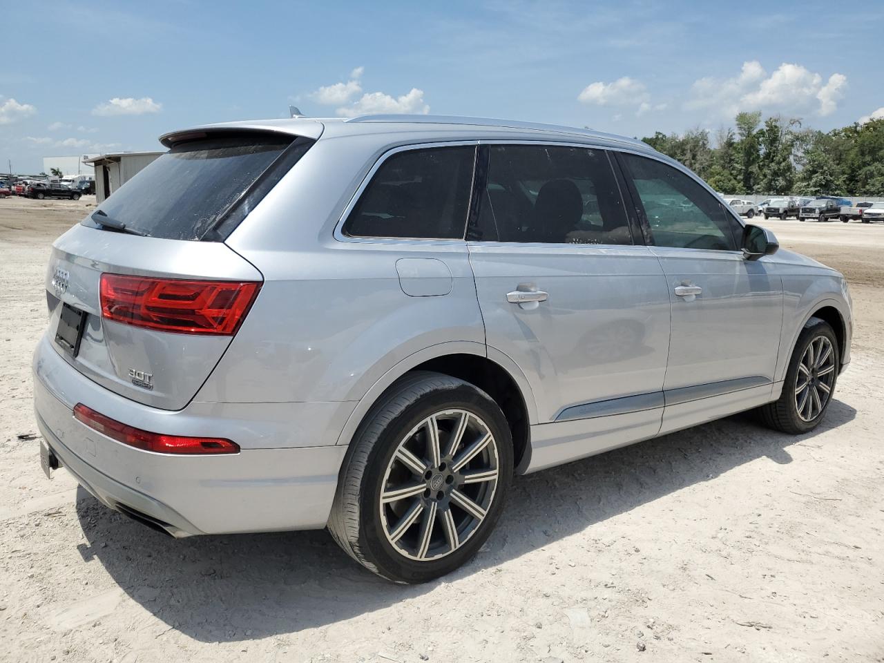 WA1LAAF76HD002015 2017 Audi Q7 Premium Plus