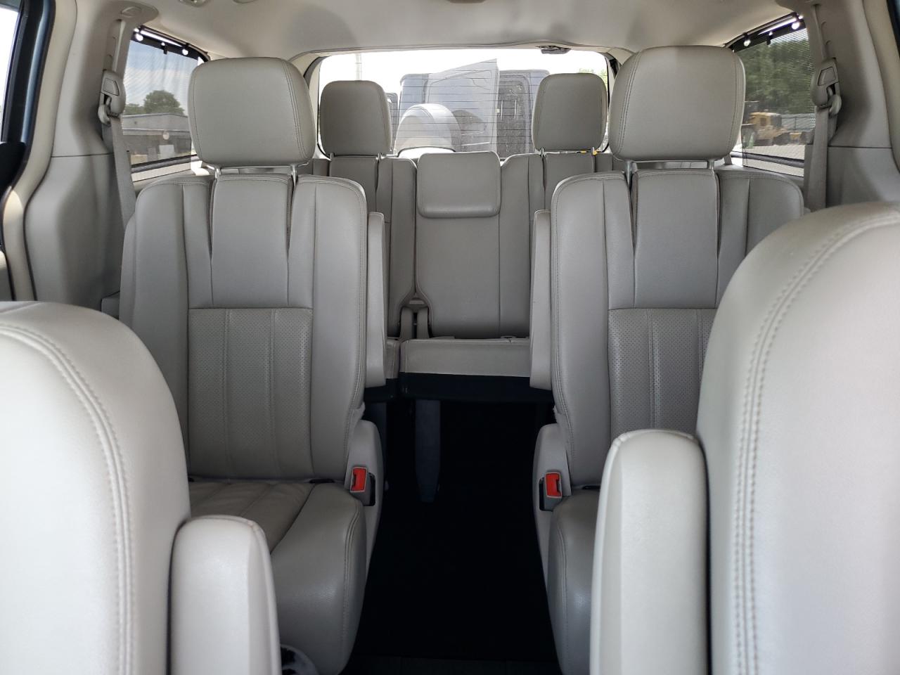 2C4RC1CG2DR802249 2013 Chrysler Town & Country Touring L