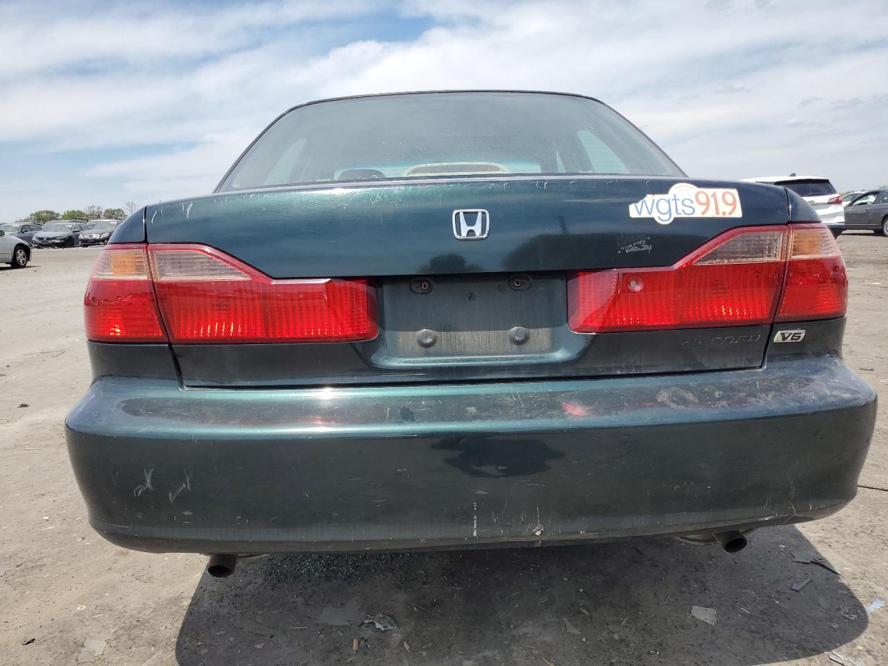 1HGCG165XYA067858 2000 Honda Accord Ex