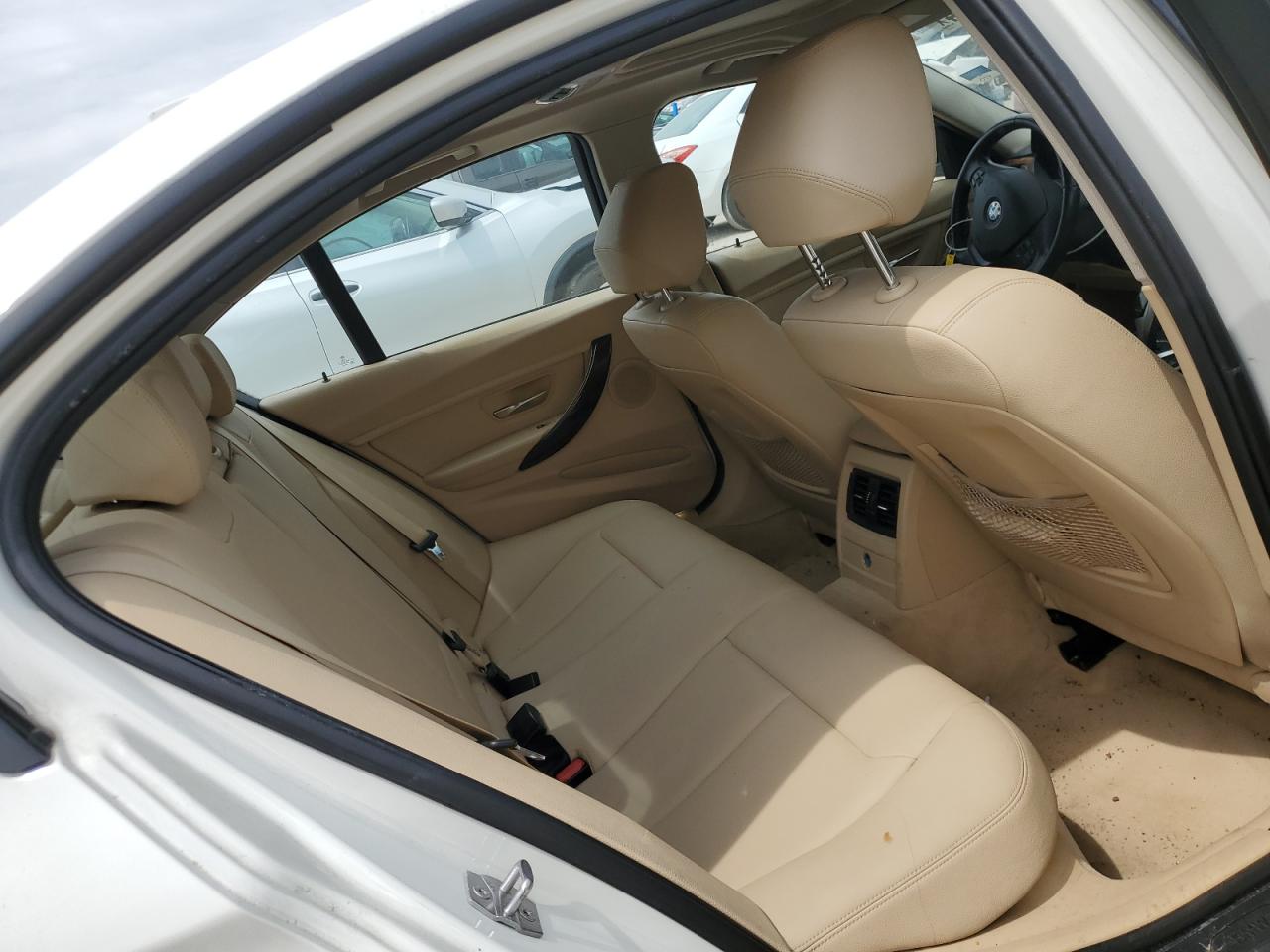 WBA3B1C54EP679920 2014 BMW 320 I