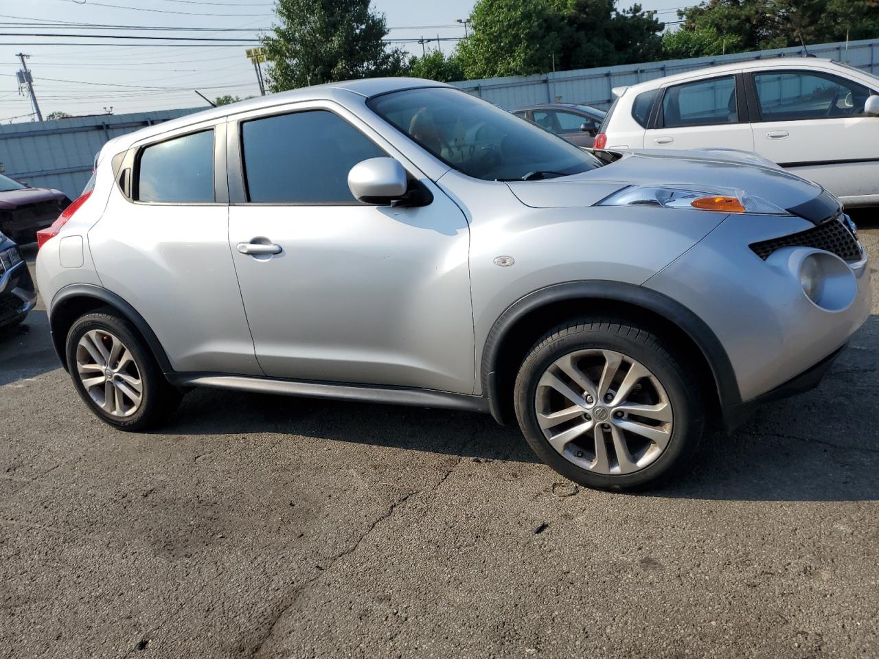 2014 Nissan Juke S vin: JN8AF5MR4ET351433