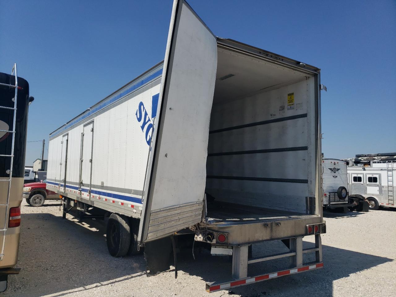 3H3V482C3JT508020 2018 Hyundai Reefer