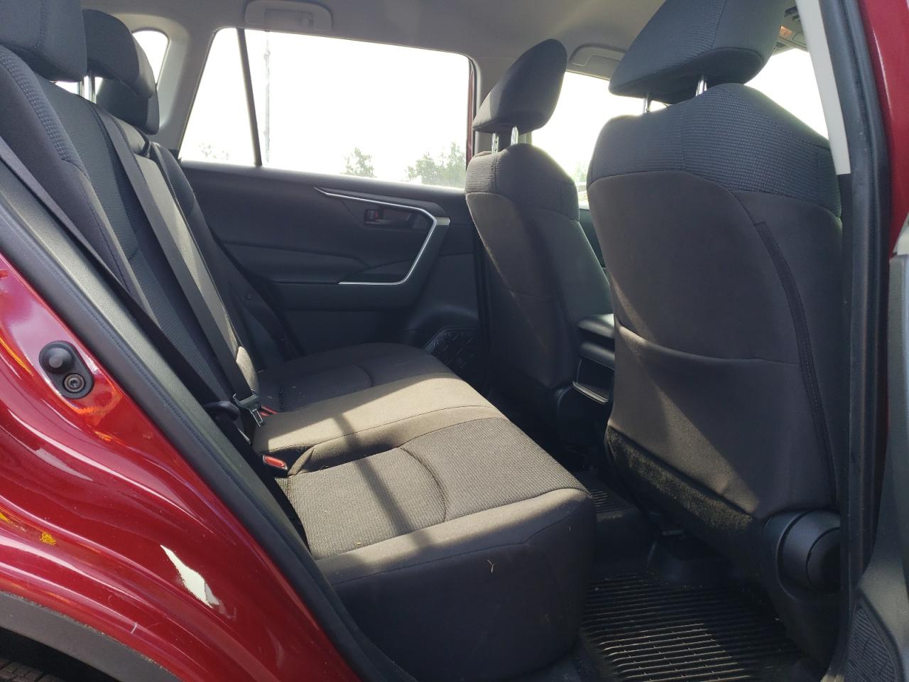 JTMG1RFV5LD058685 2020 Toyota Rav4 Le