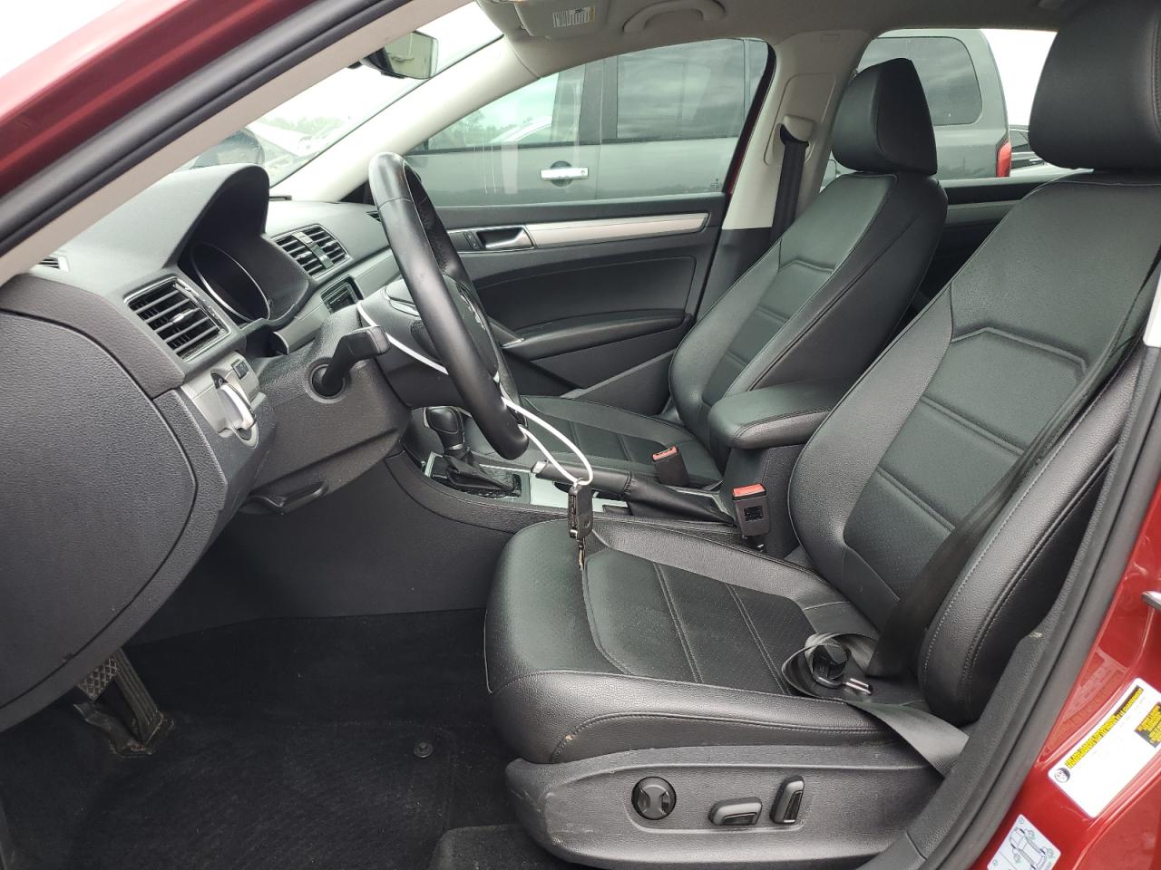 1VWLA7A34KC011884 2019 Volkswagen Passat Wolfsburg