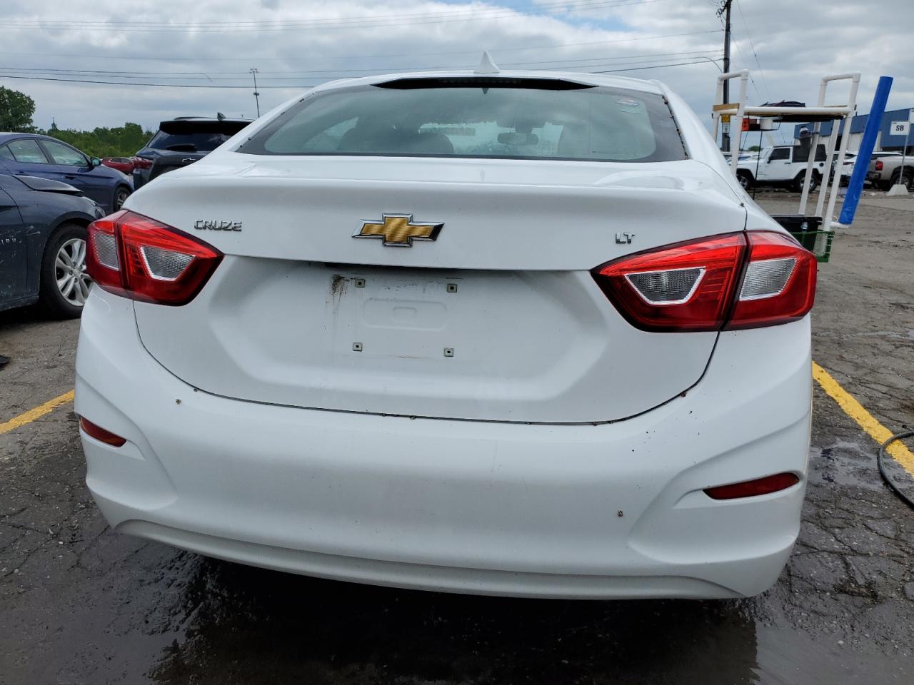 1G1BE5SM1J7188830 CHEVROLET CRUZE 2018